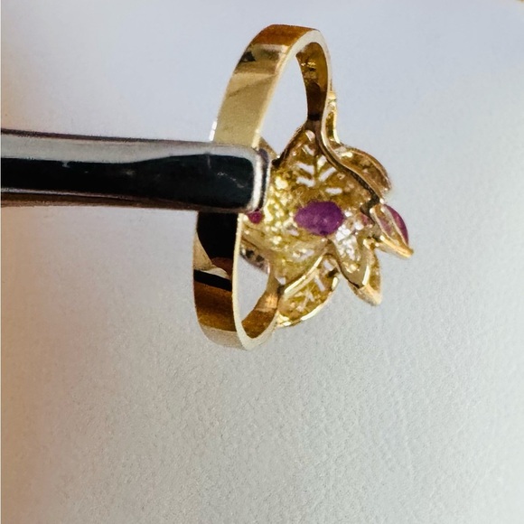 10K Yellow Gold Vintage Inspired Ruby Diamond Flower Leaf Ring Unique size 6.5 - Picture 9 of 10